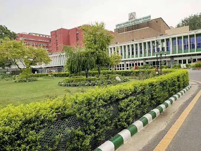 AIIMS New Delhi (All India Institute Of Medical Sciences, New Delhi) campus 3