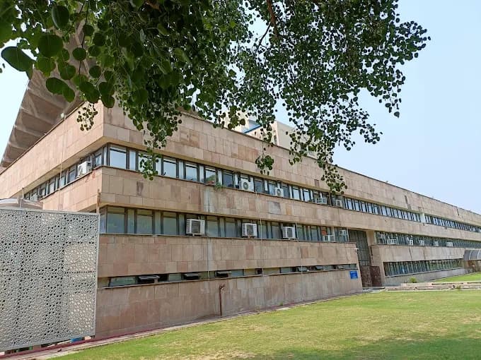 IIT Delhi (Indian Institute of Technology Delhi) campus 2